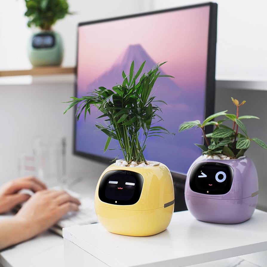 Ivy Smart Planter – Interactive Pot with AI and 49 Expressions